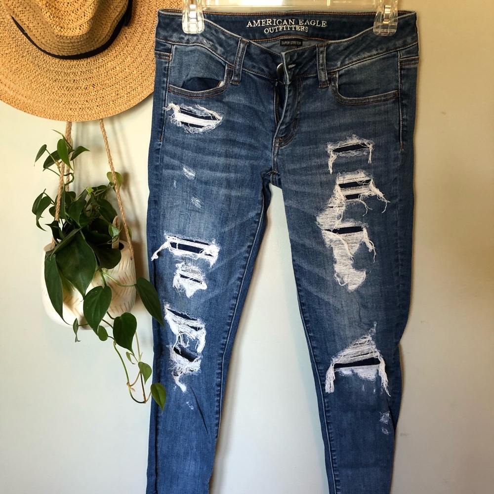 American Eagle Distressed Jeans